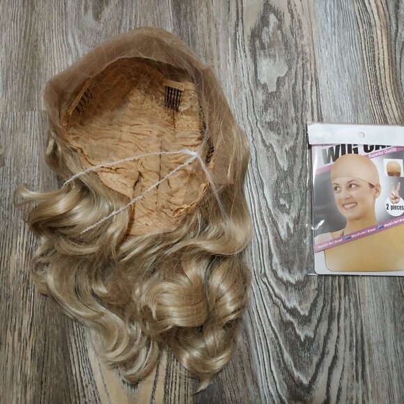 12" Blonde Short Wavy Lace Front Bob Wig - Picture 7 of 7